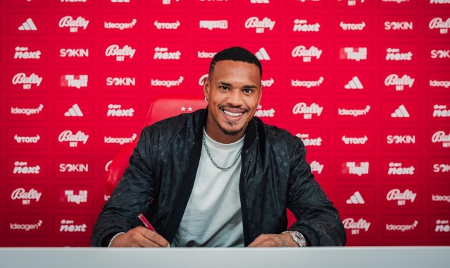 华体会体育登录-官方：诺丁汉森林签下博塔弗戈门将约翰-维克托，签约3年