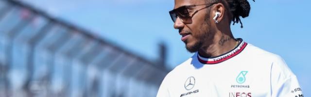 官方网站-汉密尔顿续约两年 誓与梅赛德斯不夺冠不罢休
