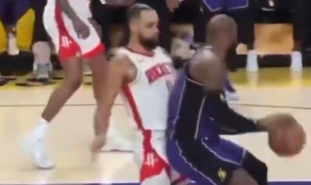 华体会体育注册-职场性骚扰？大小狄龙一起顶防詹姆斯